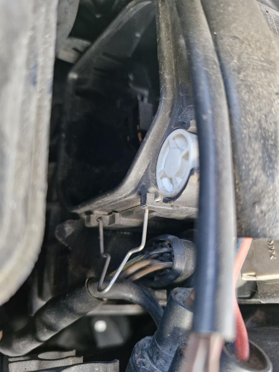 Audi A4 8E B6 BJ00-04 Scheinwerfer vorn links Halogen Valeo Lampe