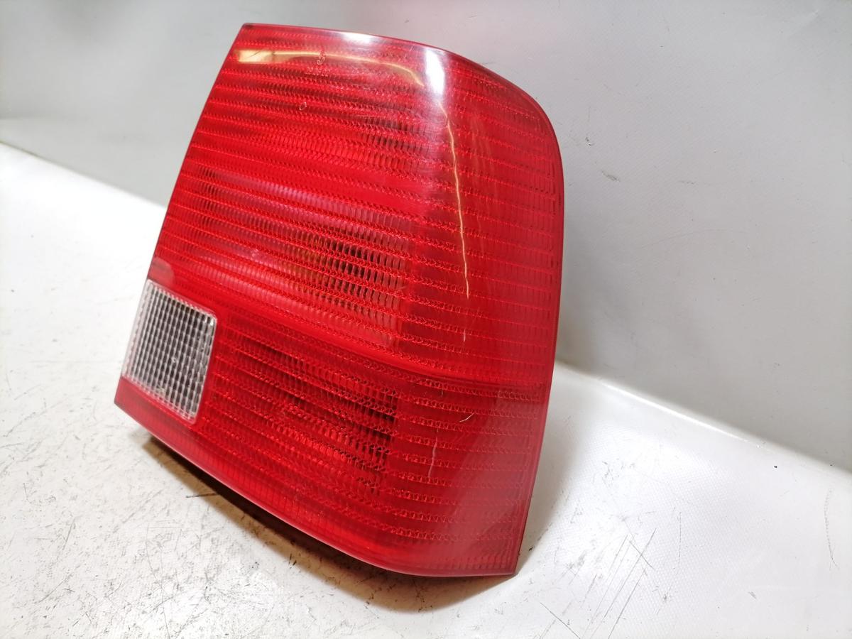 VW Passat 3B original R&uuml;cklicht R&uuml;ckleuchte Schlussleuchte rechts Limousine Bj.1997
