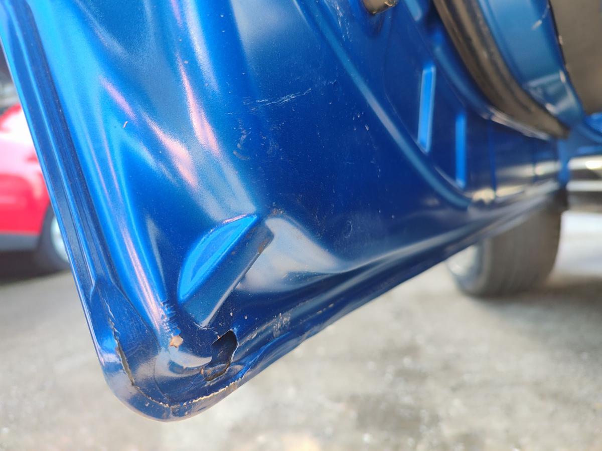 Mitsubishi Eclipse Cross original T&uuml;r Fahrert&uuml;r links vorn D06B blau T&uuml;rscheibe