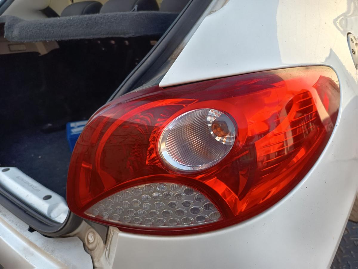 Peugeot 206+ original R&uuml;ckleuchte rechts Heckschlusslicht Bj 2009