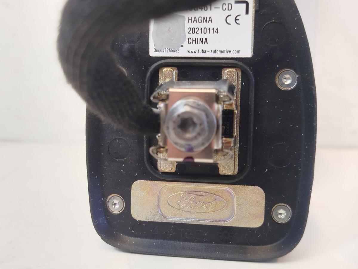 Ford Focus DYB CEW Antennenfuss Antennensockel Grundplatte Antenne GPS