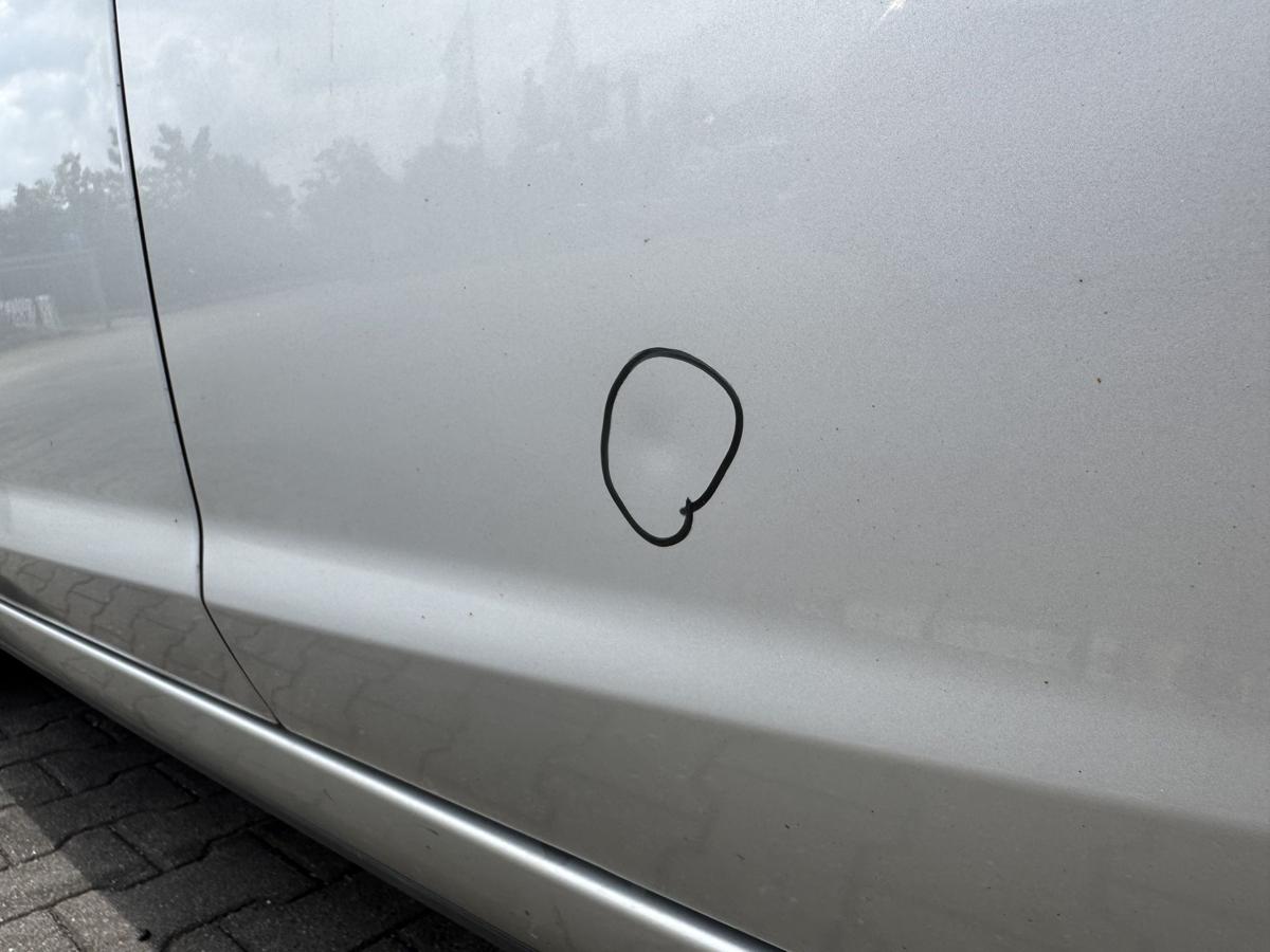 Ford Focus 2 original T&uuml;r hinten links Polar Silber Flie&szlig;heck Facelift Bj.2009