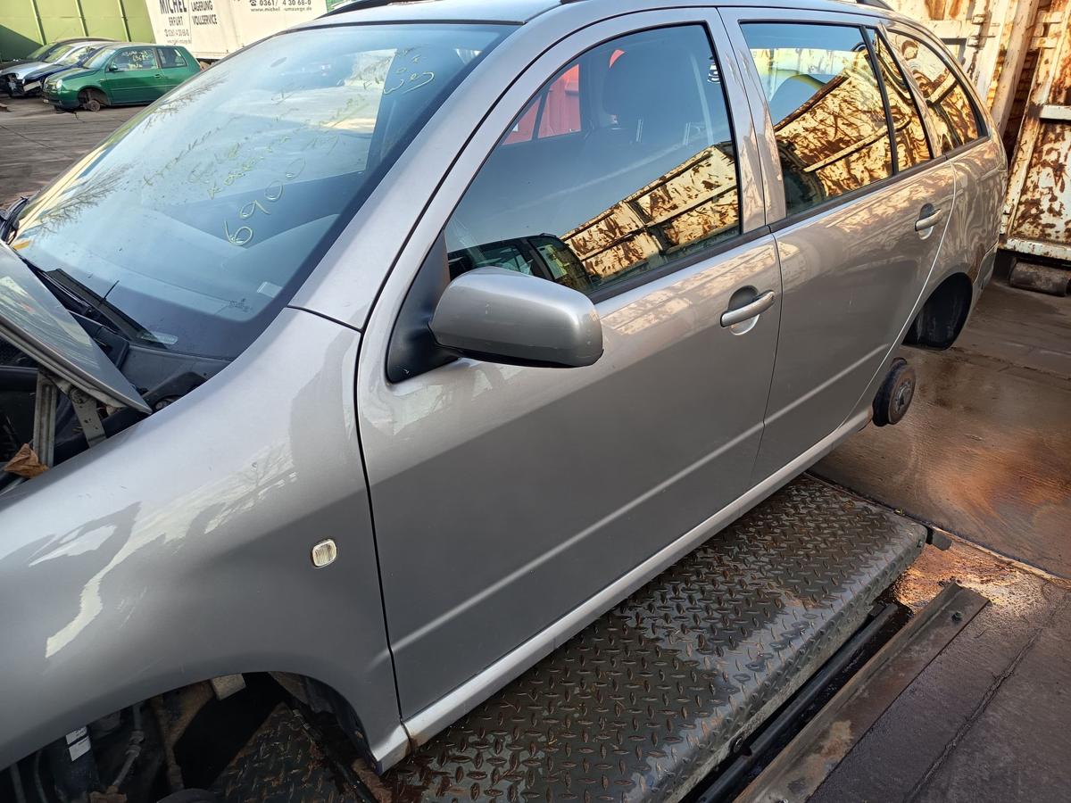 Skoda Fabia 6Y original T&uuml;r vorn links Fahrer F8H Capuccinobeige Bj 2007