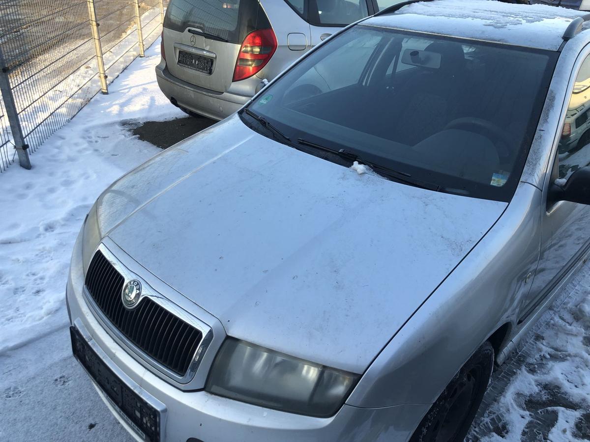 Skoda Fabia 6Y Combi Motorhaube mit Grill Bonnet Haube LF7T