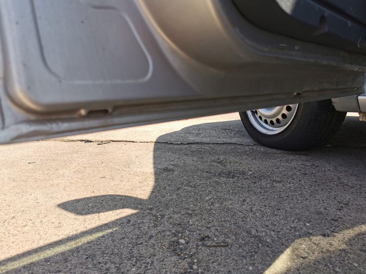 Ford Transit Connect P Fahrertür Tür Autotür Rohbautür vorn links Polar Silber