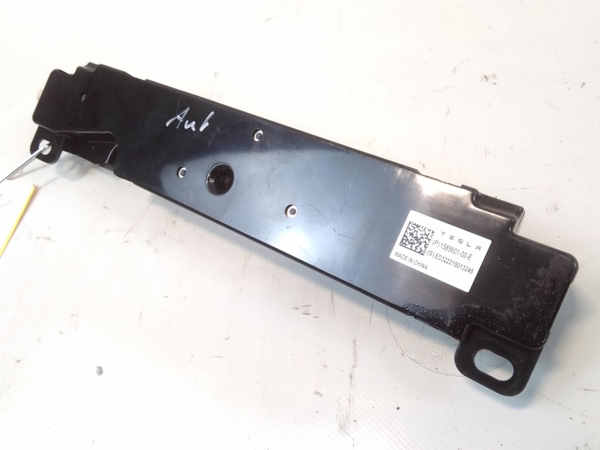 Tesla Model Y orig Bluetooth WIFI Antenne 158560100E unter Sonnenblende BJ2023