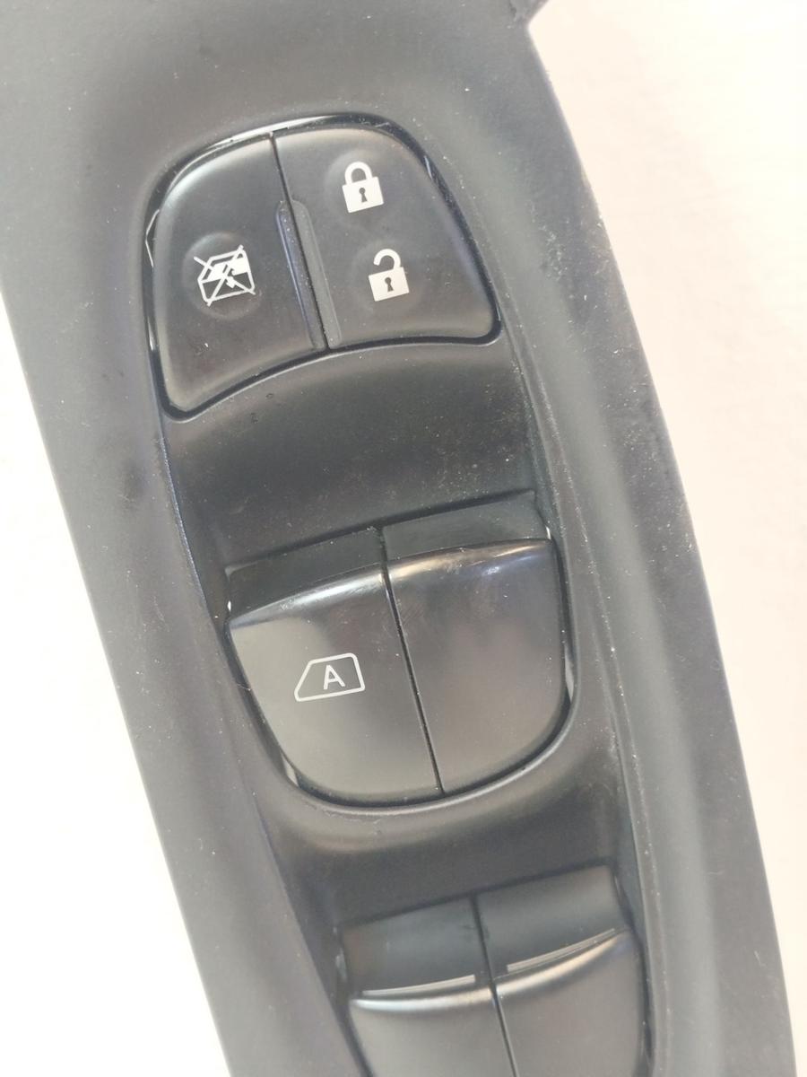 Nissan Qashqai J11 Schalter Fensterheber vorn links 4 Fach Fensterheberschalter