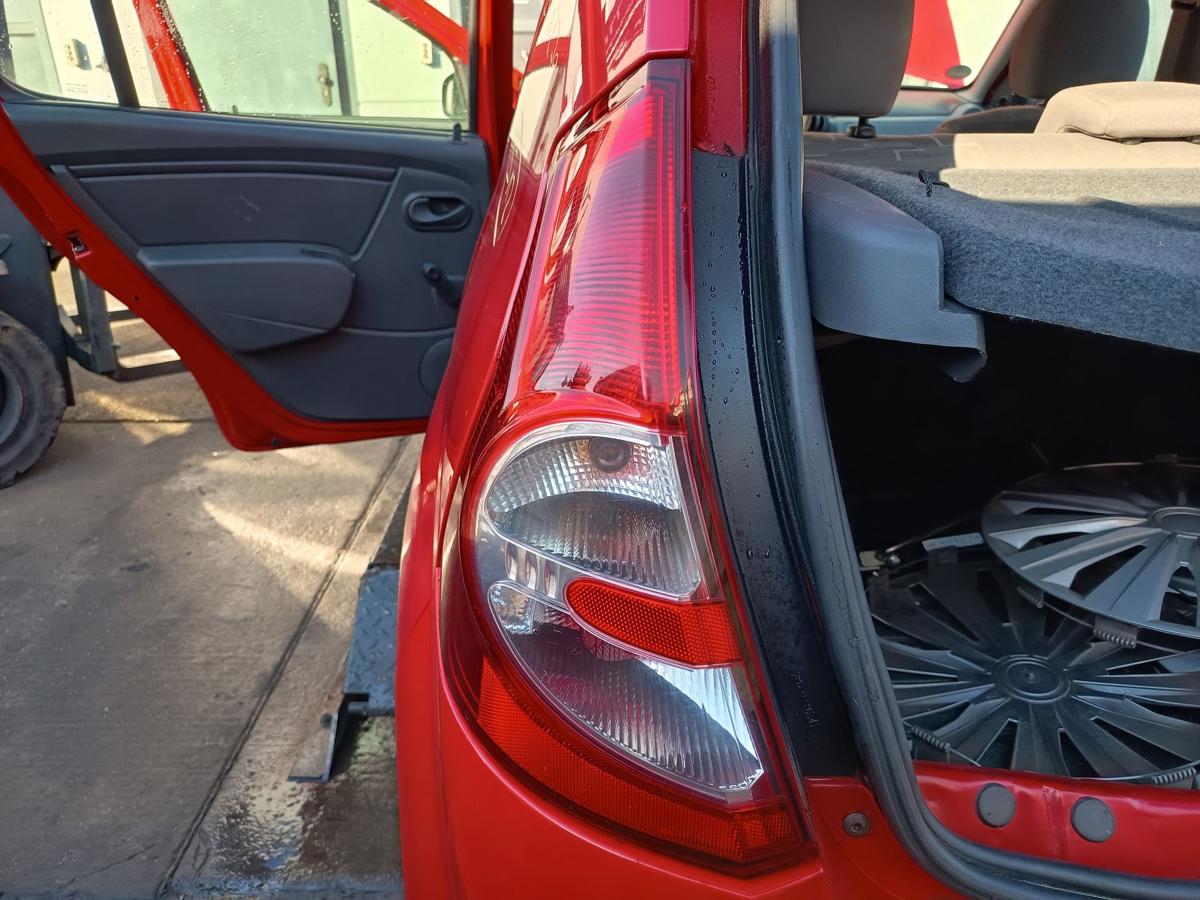 Dacia Sandero 1 BS original Rückleuchte links Heck/Schluss/Licht Bj 2009