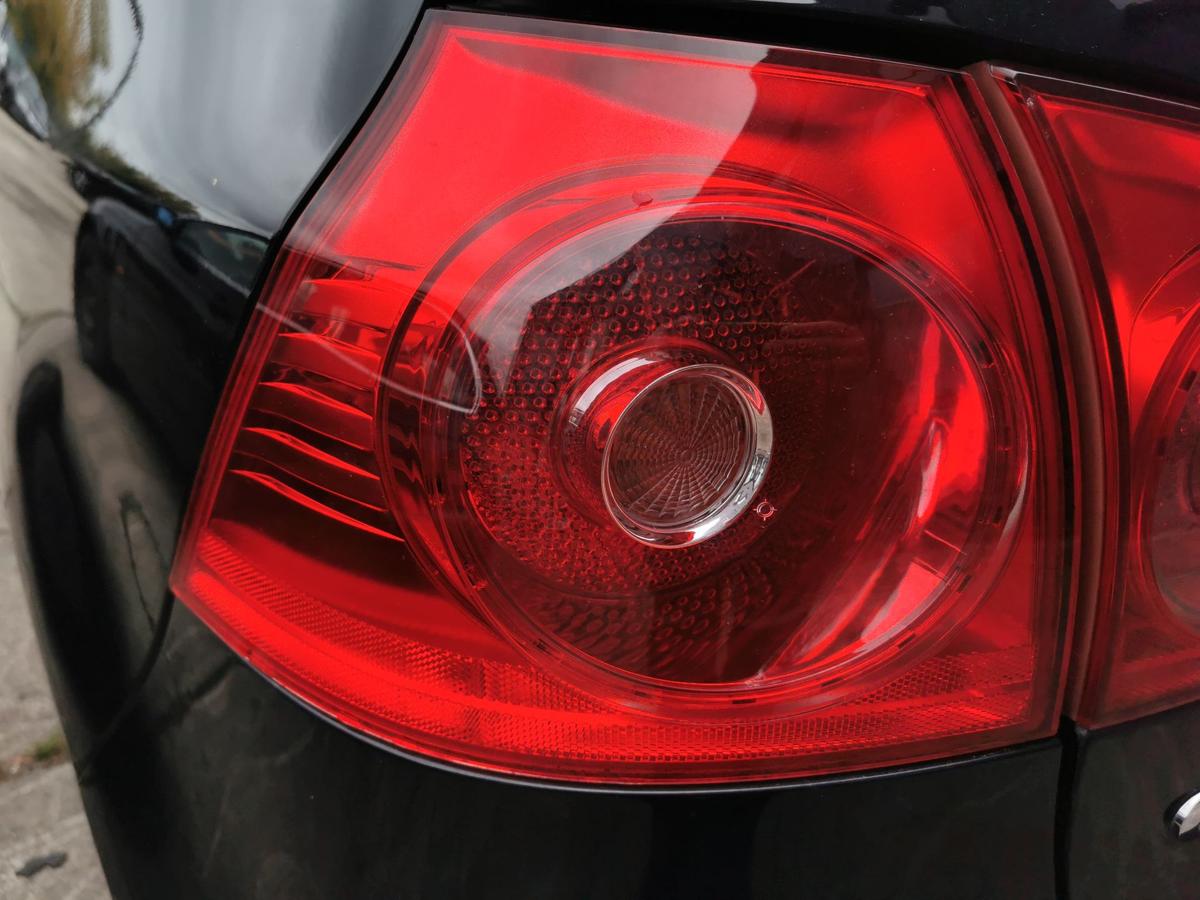 VW Golf V 5 1K Rückleuchte Schlussleuchte Rücklicht hinten aussen links 3trg
