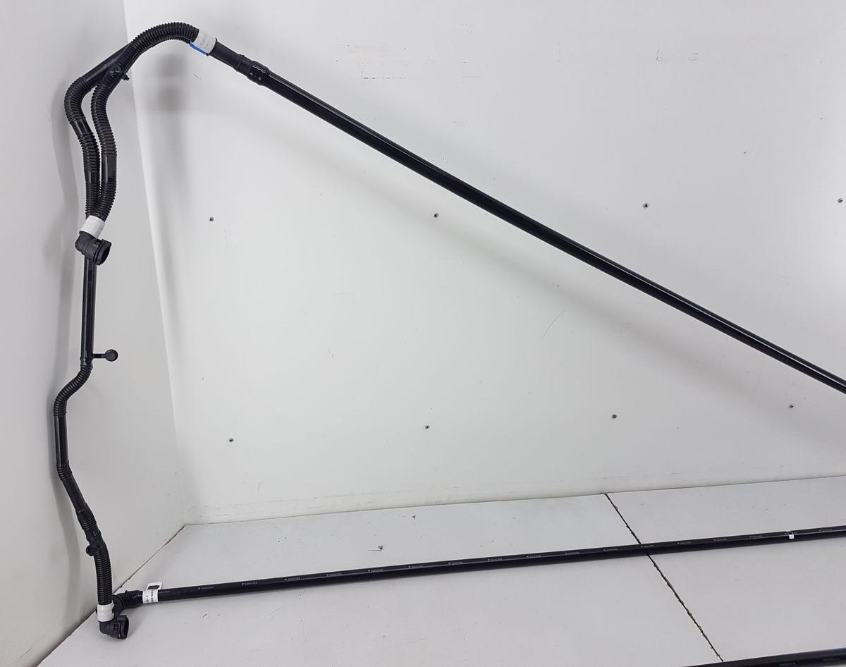Tesla Model Y K&uuml;hlwasserrohr HV Batterie Bj2025 RWD Heckantrieb 1631599-00-D