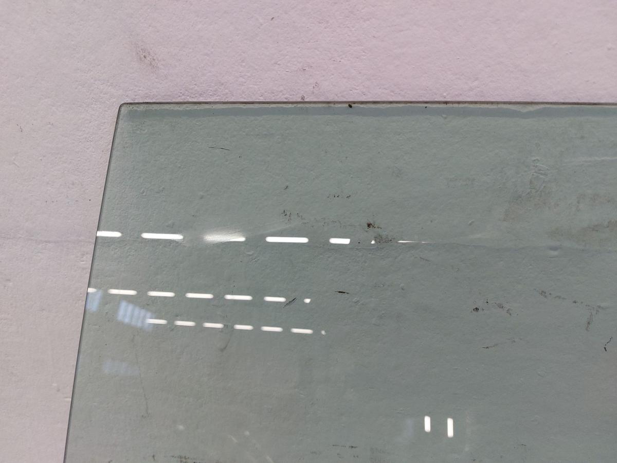 VW Golf Sportsvan AUV ab17 T&uuml;rscheibe hinten links coloriert Seitenscheibe