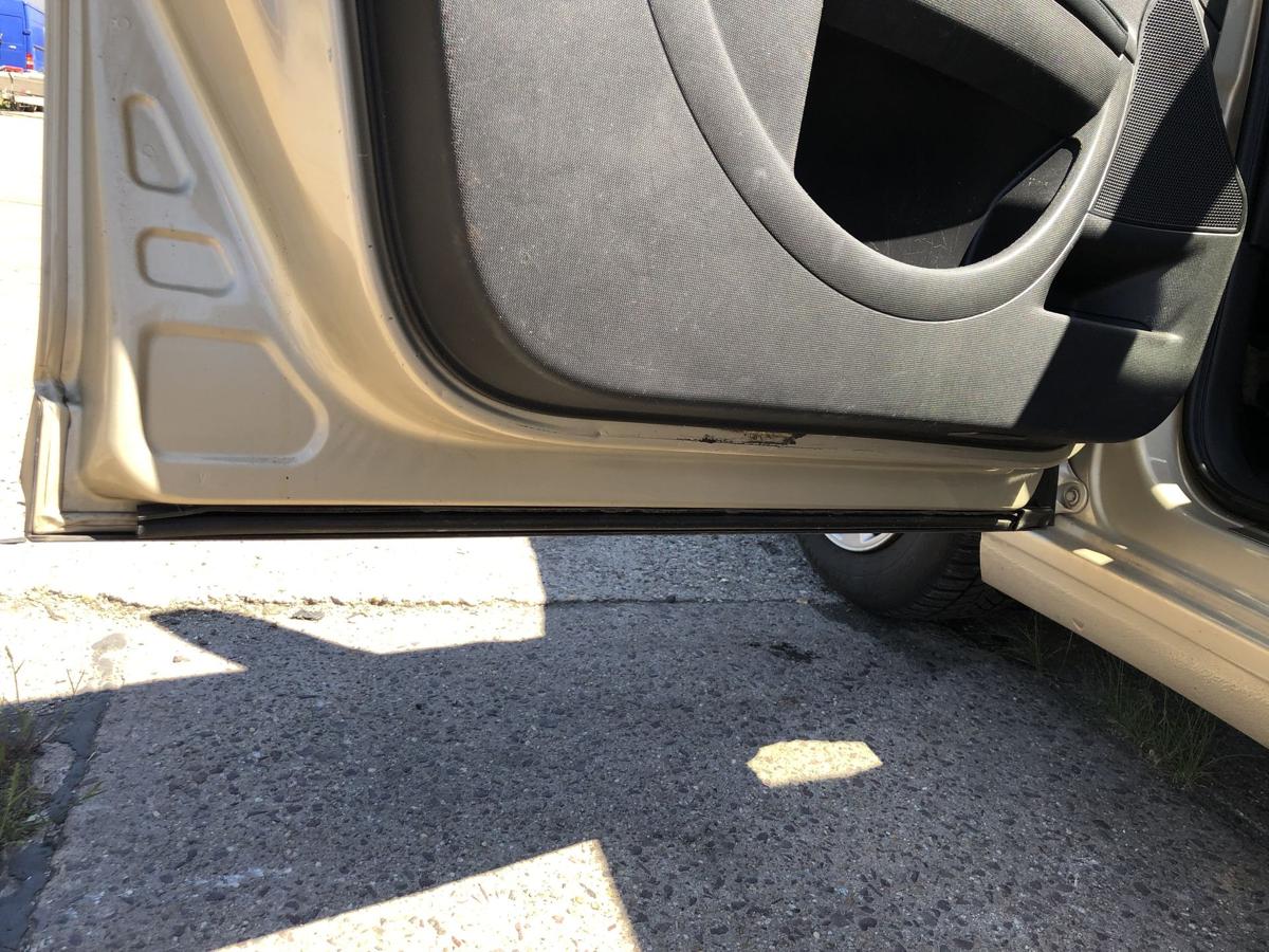 Citroen C4 Typ L T&uuml;r vorn links Fahrert&uuml;r 5 t&uuml;rer Rohbau KCW Sable de Langrune