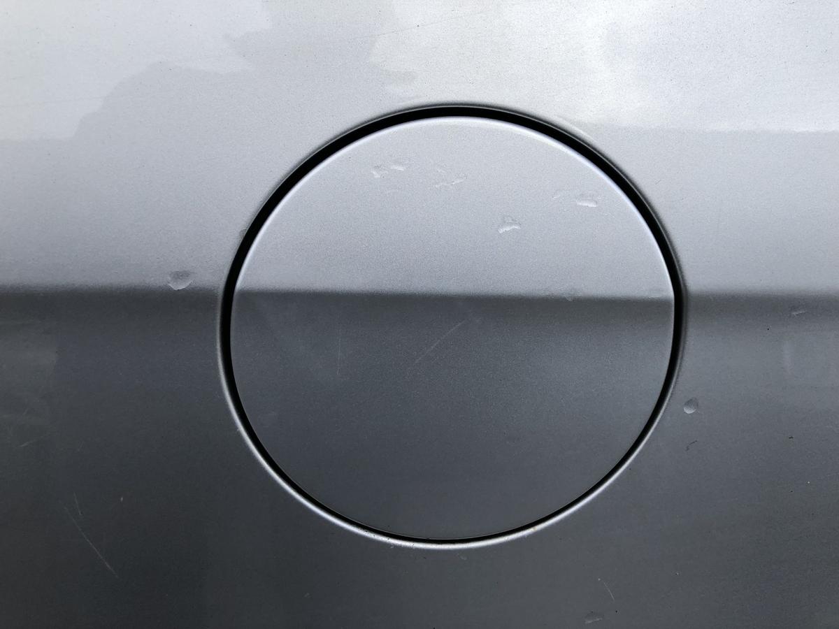VW Passat 3C B6 Variant Tankklappe Tankdeckel Tankverschluss LA7W Reflexsilber