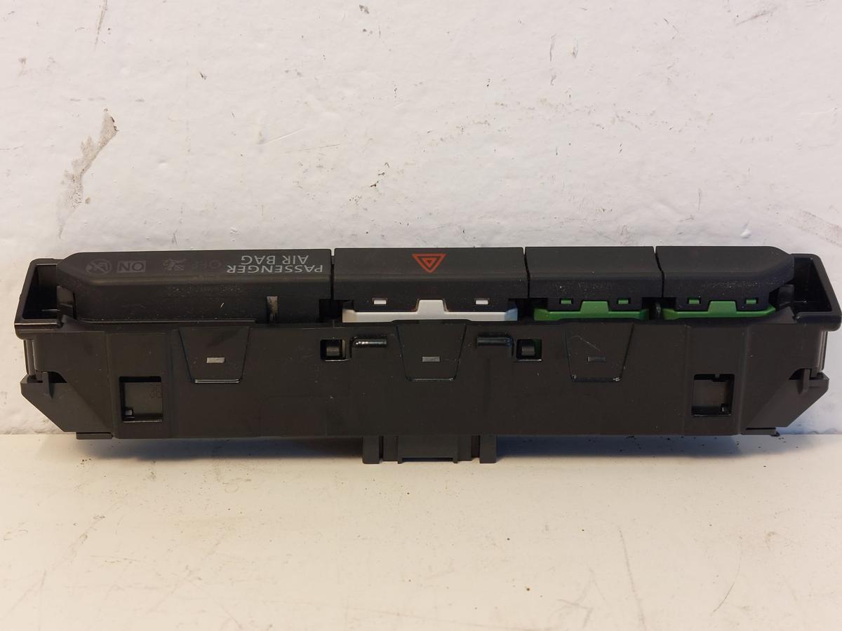 VW Passat 3G B8 Limo Warnblinkschalter Taster Warnblink Warnblinktaster VW Passat 3G B8 Limo Warnblinkschalter Taster Warnblink Warnblinktaster