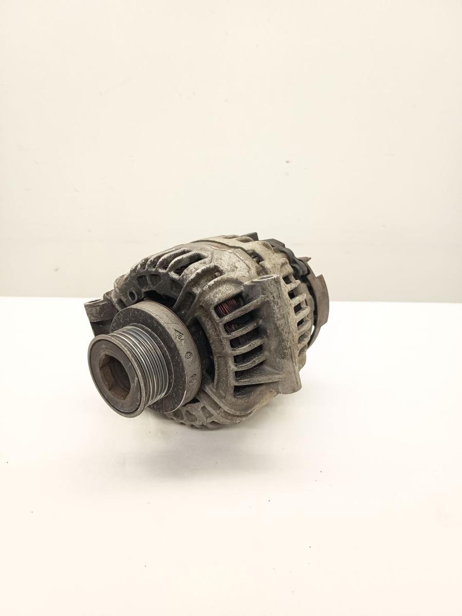 Dacia Sandero original Lichtmaschine 98A 1.4 55kW 8200660040 0124415041