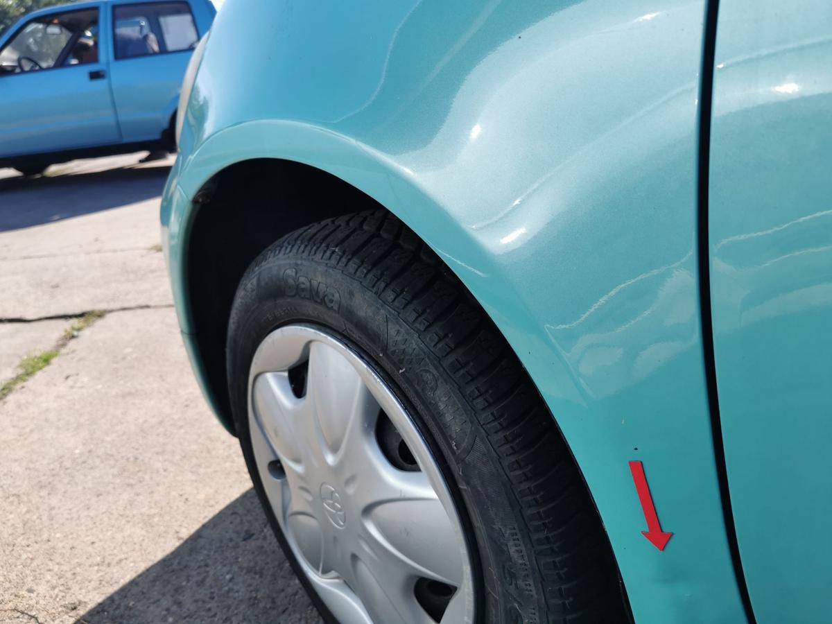 Toyota Yaris XP10 Kotflügel Fender Seitenwand vorn links DELLE 764 Light Aqua