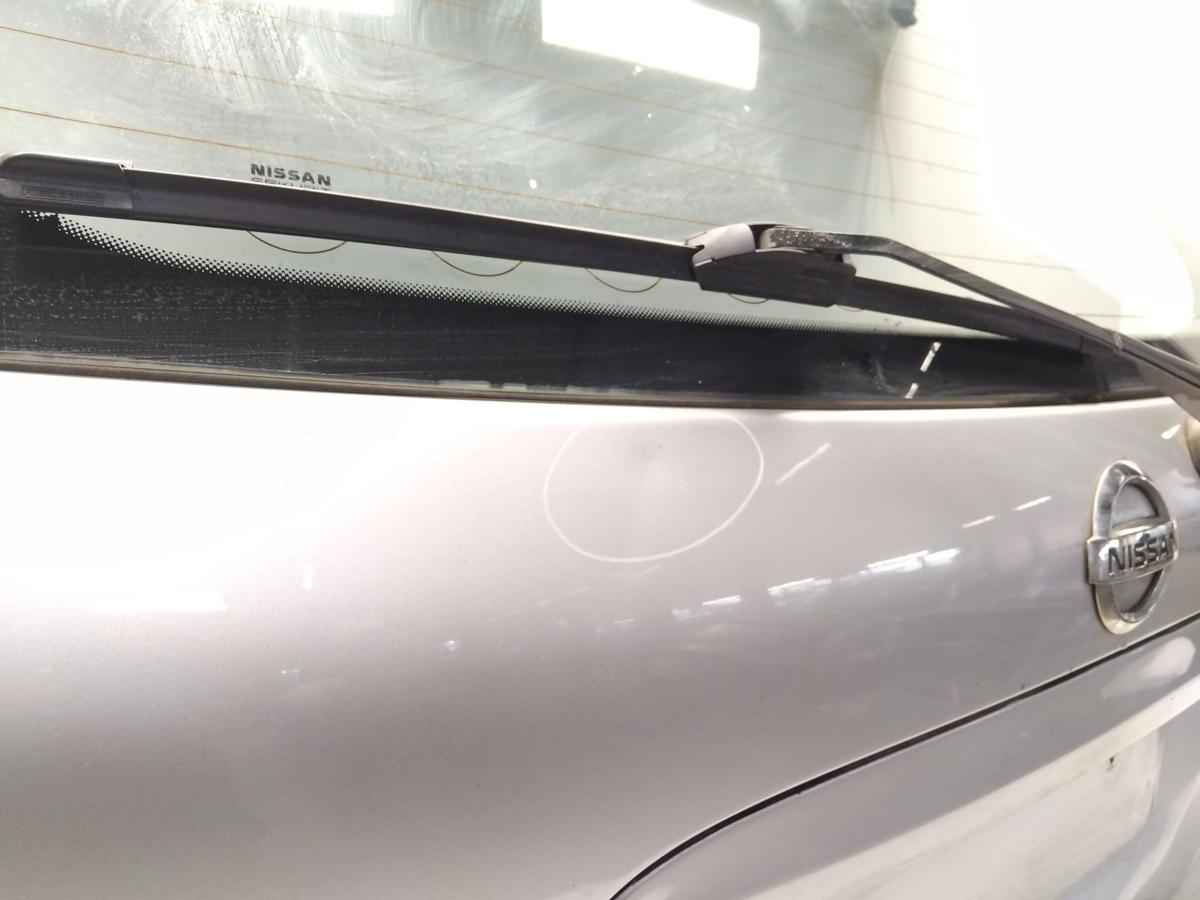 Nissan Almera Tino Heckklappe silbermetallic inkl. Scheibe BJ2004