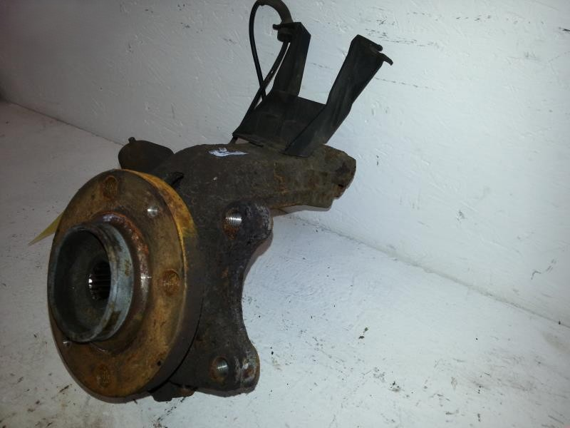 Peugeot 206 Bj 03 Achsschenkel Radlagergeh&auml;use vorn rechts 1,4 55kw ABS