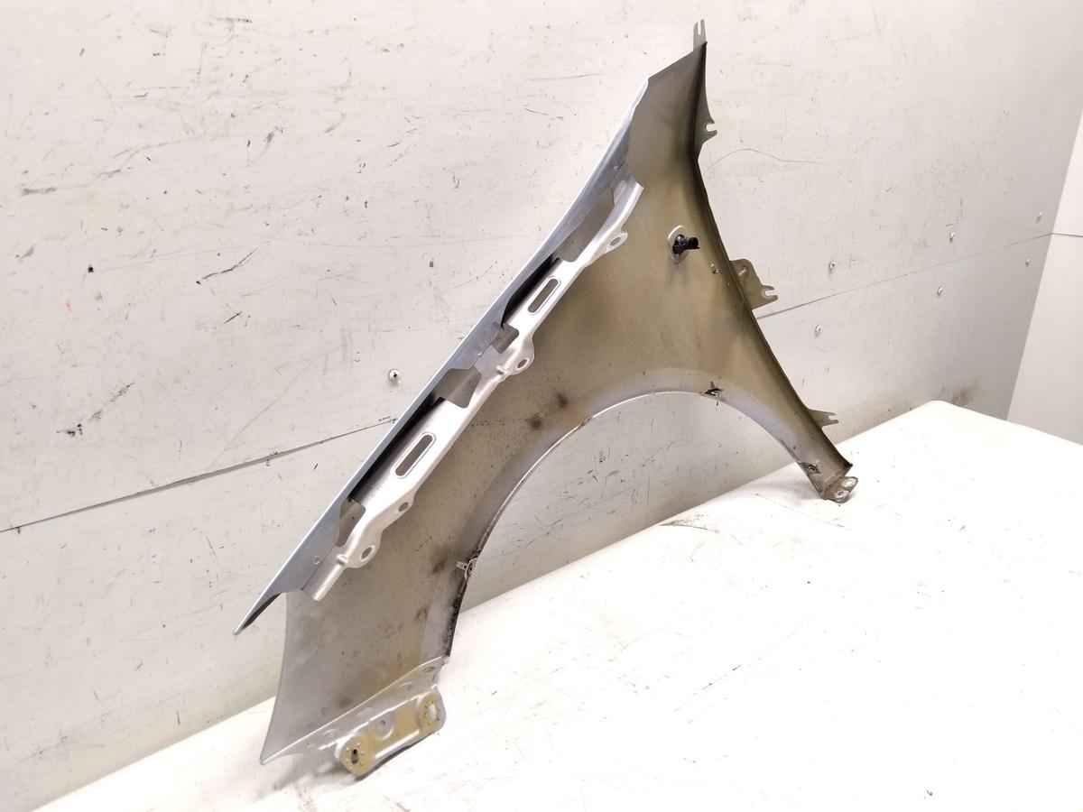 Skoda Fabia 2 5J original Kotfl&uuml;gel vorn rechts LA7W reflexsilbermetallic BJ2009