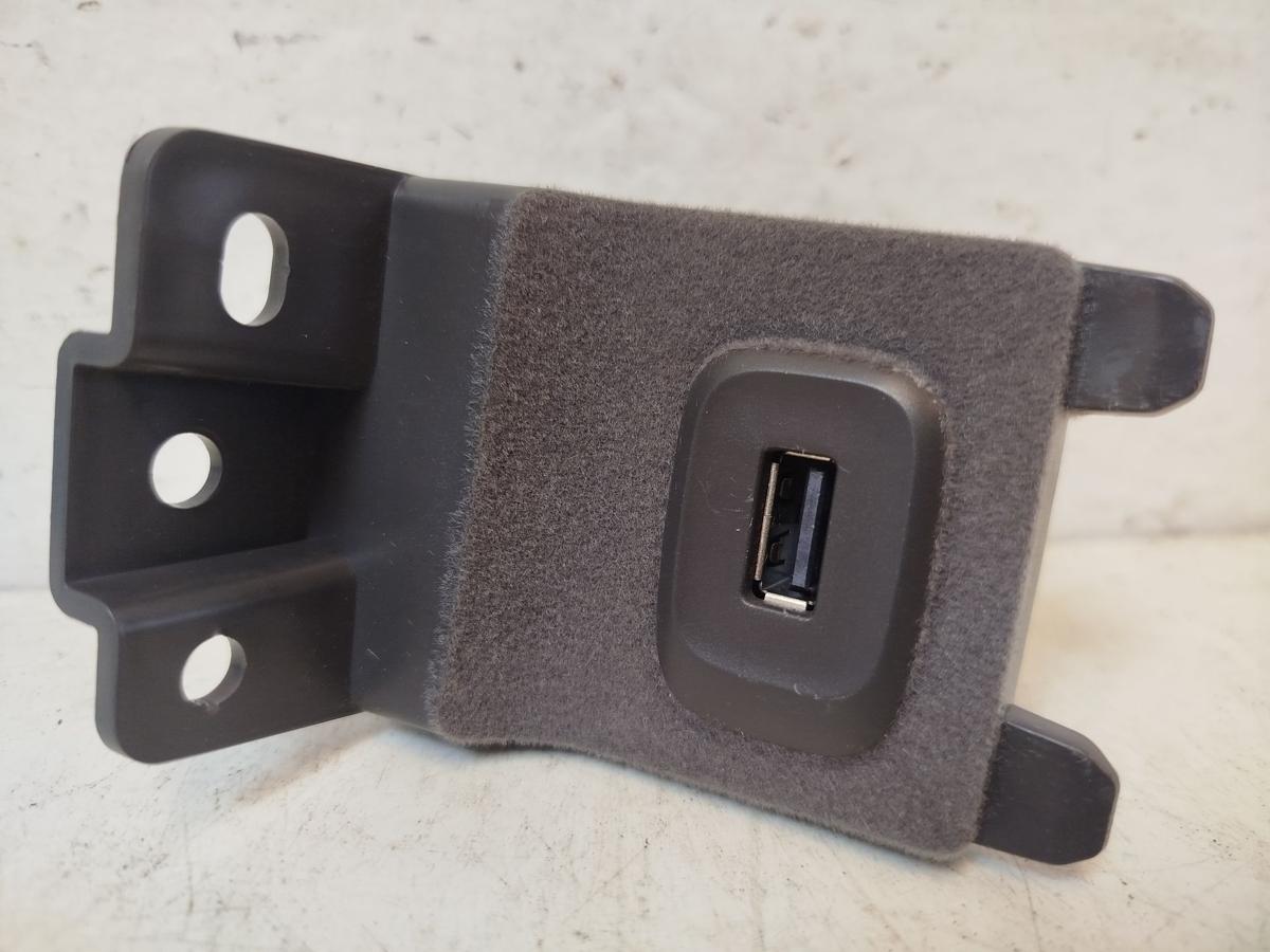 NIO ET7 Elektro USB Anschluss Buchse 3,0