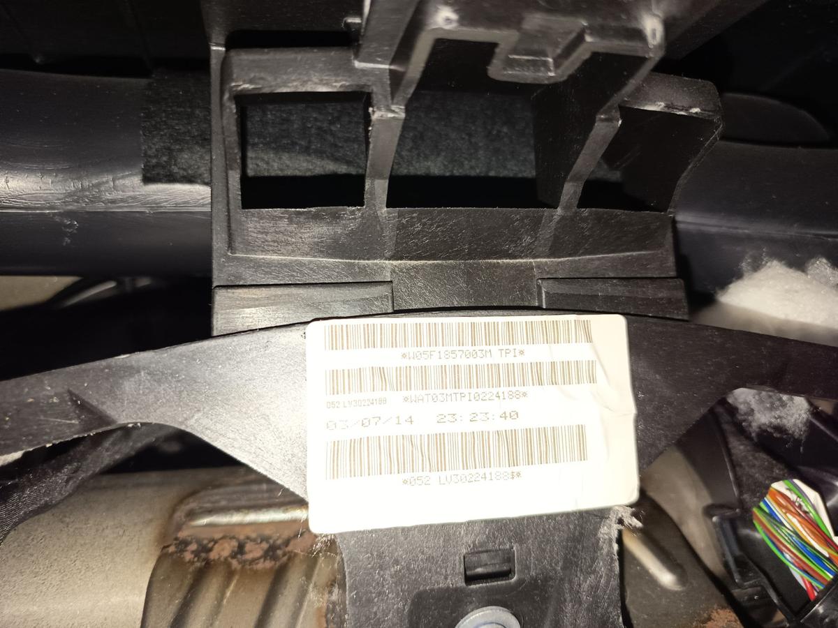 Seat Leon III orig Armaturentafel Brett Oberteil Schalttafel 5F1857003M Bj 2014