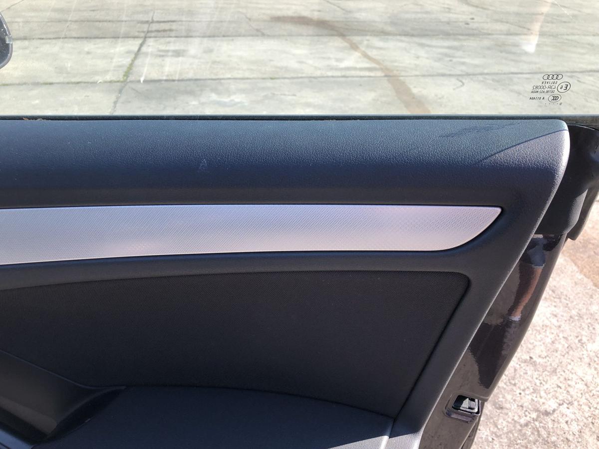 Audi A5 8T Sportback T&uuml;rverkleidung vorn rechts Innenverkleidung T&uuml;r Stoff