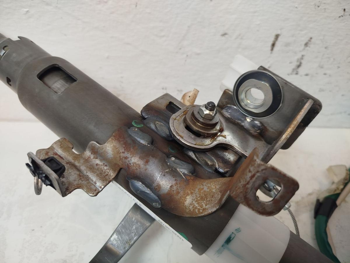 Toyota Yaris XP13 Lenks&auml;ule mit Elektromotor f&uuml;r Servolenkung