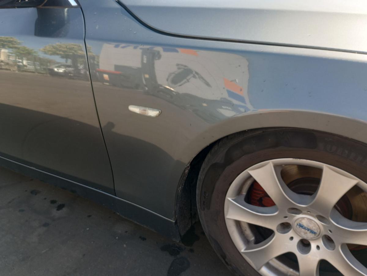 BMW 5er E60 original Kotflügel rechts Beifahrerseite A36 Titangrau Bj 2005