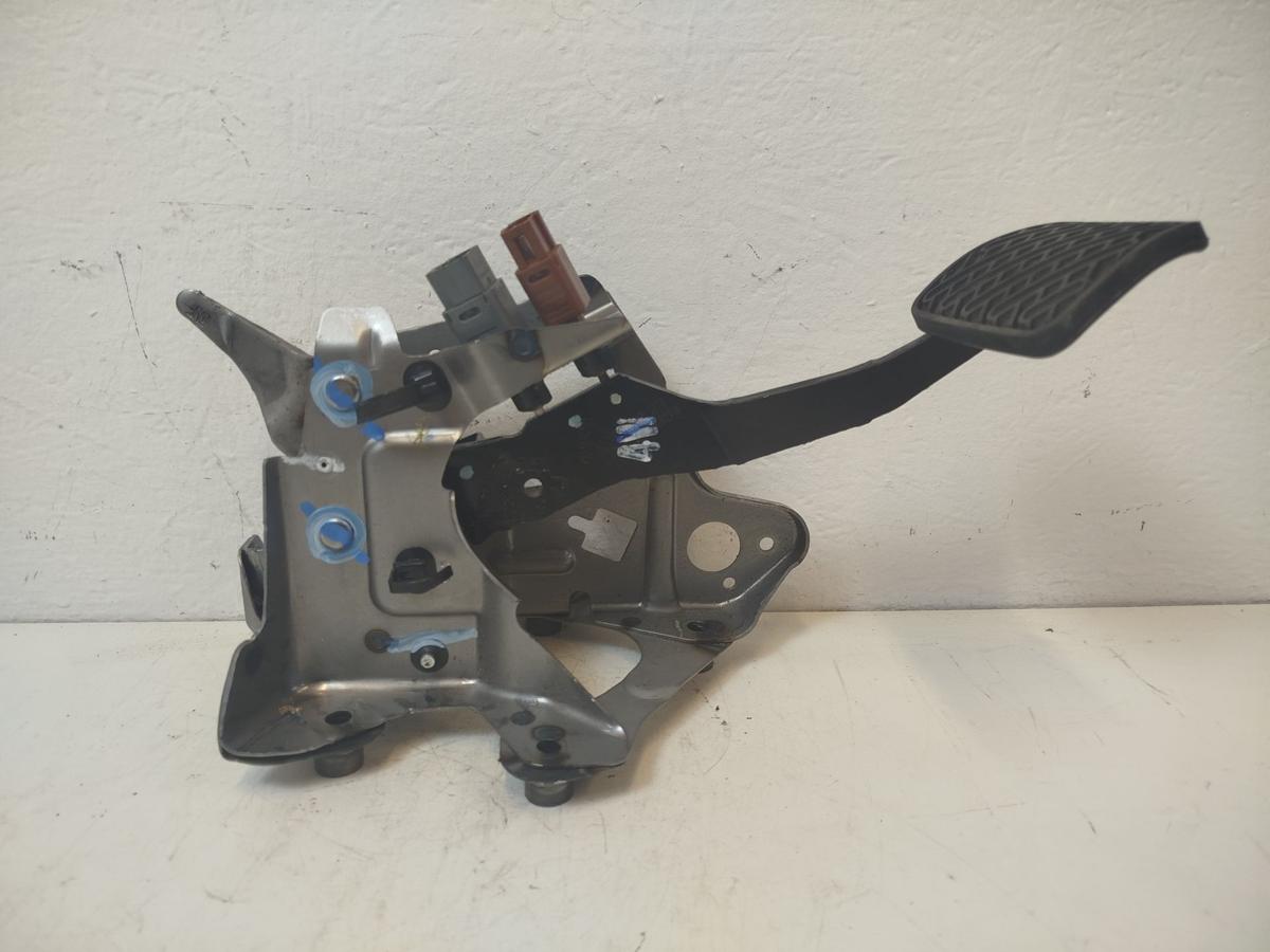 Nissan Leaf ZE1 40kWh Bremspedal mit Lagerbock OEM Pedalbock