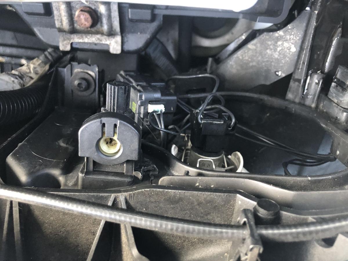 Seat Ibiza 6J Scheinwerfer links Frontscheinwerfer Lampe Tr&uuml;bung