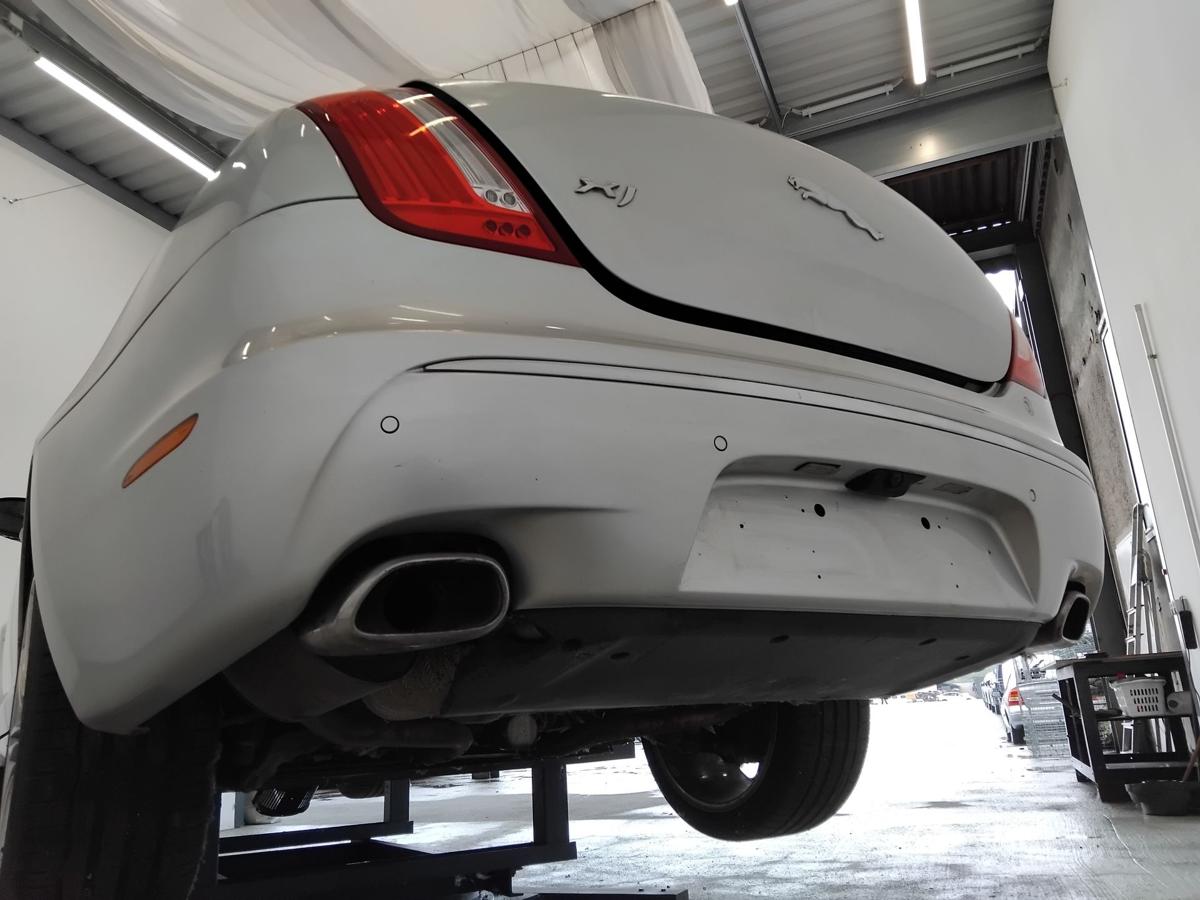 Jaguar XJ X351 original Stoßfänger Stoßstange hinten PDC Kamera BJ2011 rhodiumsilber