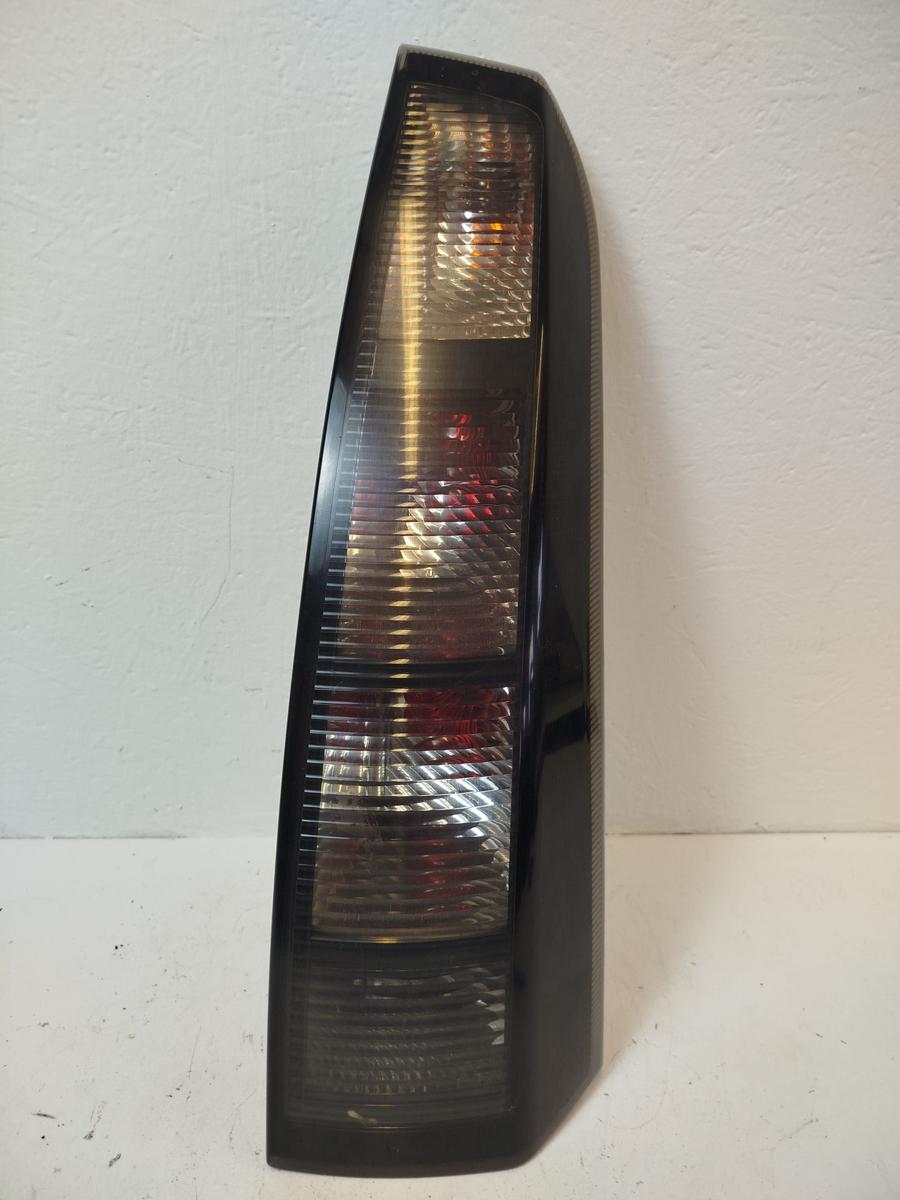 Opel Meriva A Rückleuchte Schlussleuchte Rücklicht Lampe hinten rechts schwarz