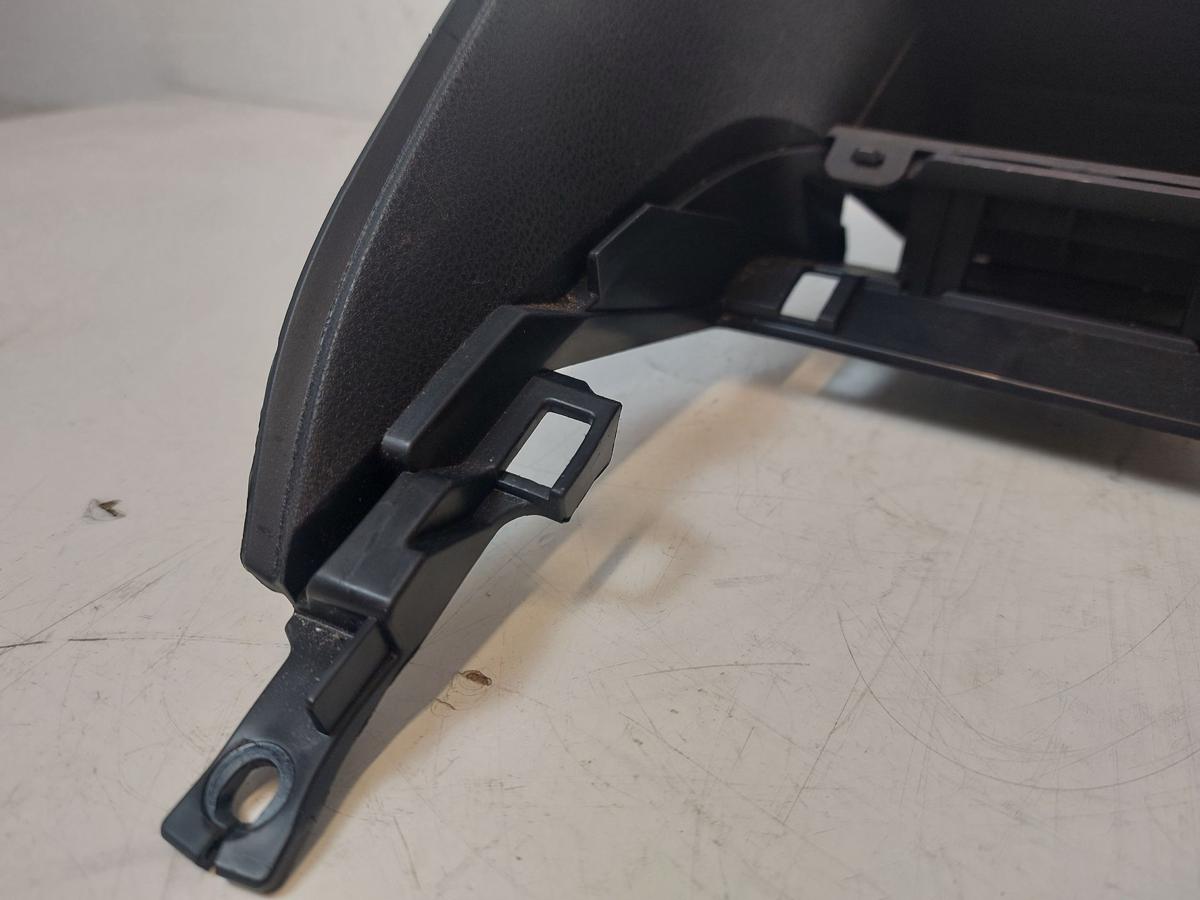 Nissan Leaf ZE1 40kWh Verkleidung Schaltkulisse mit diversen Schaltern Tastern