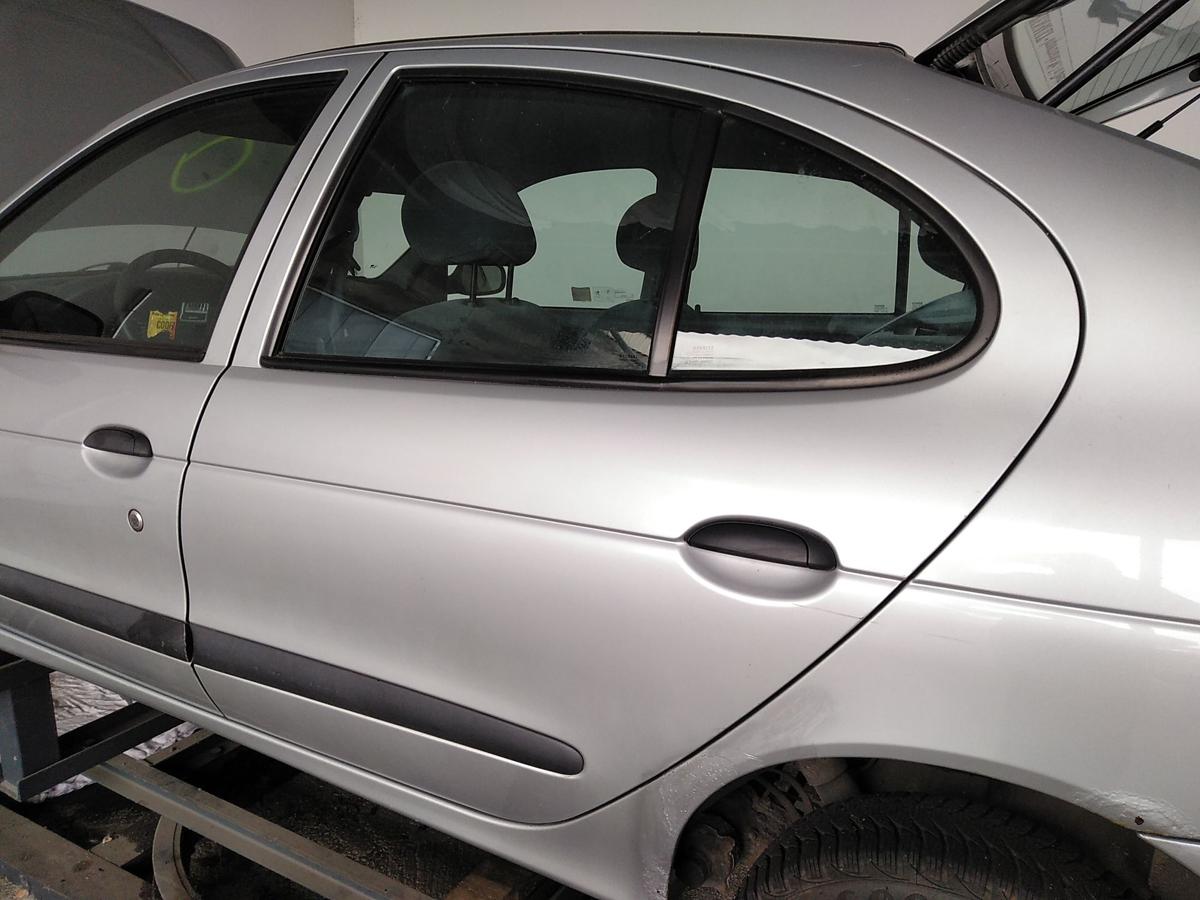 Renault Megane 1 Tür hinten links 5-Türer Fließheck silbermetallic MV640 Bj.1996