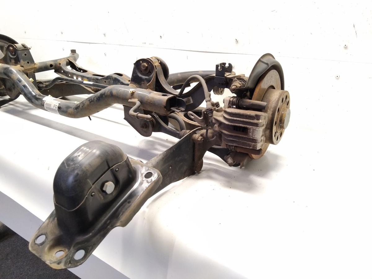 VW Golf 6 Fließheck original Hinterachse Achsträger mit Achsschenkel BJ2012