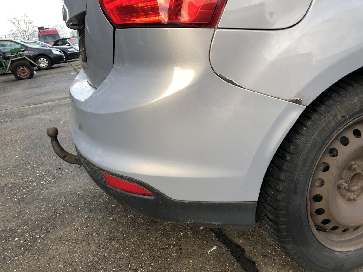 Ford Focus DYB MK3 Stoßfänger hinten Heckschürze vom 5 türer Micastone Silber