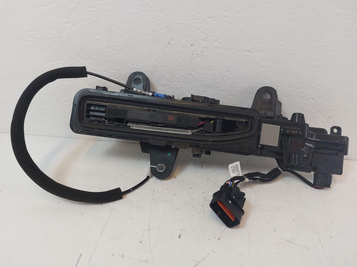 NIO ET7 Türgriff vorn rechts Außengriff Beifahrertür ausfahrbar beleuchtet