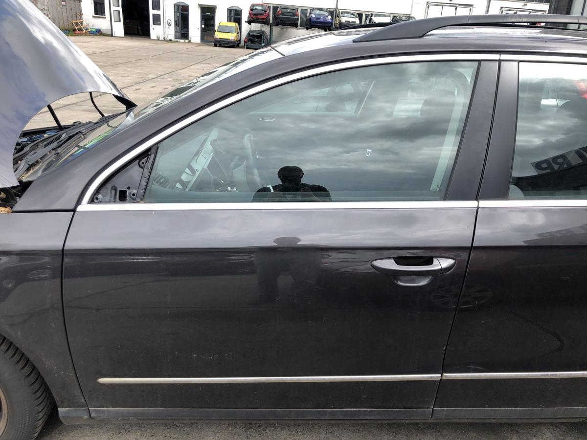 VW Passat 3C B6 Variant T&uuml;r vorn links Fahrert&uuml;r im Rohbau LC8Z Moccabrown