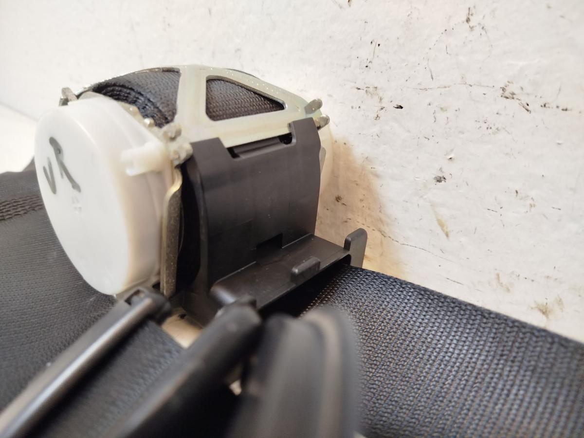 BMW 1er F20 Sicherheitsgurt vorn rechts Gurt Anschnallgurt Anschnaller