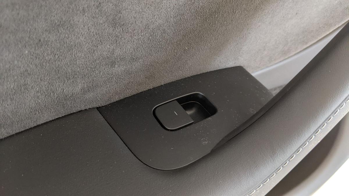 Tüververkleidung Innenverkleidung hinten links Alcantara Kunstled Tesla Model Y