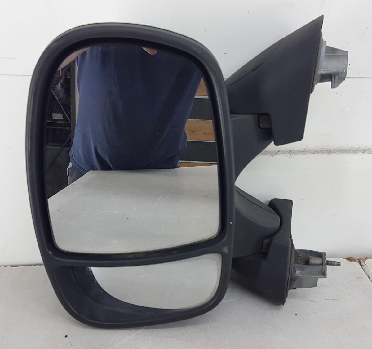 Opel Vivaro Außenspiegel links in unlackiert schwarz Bj2007 elektrisch 5 Pins