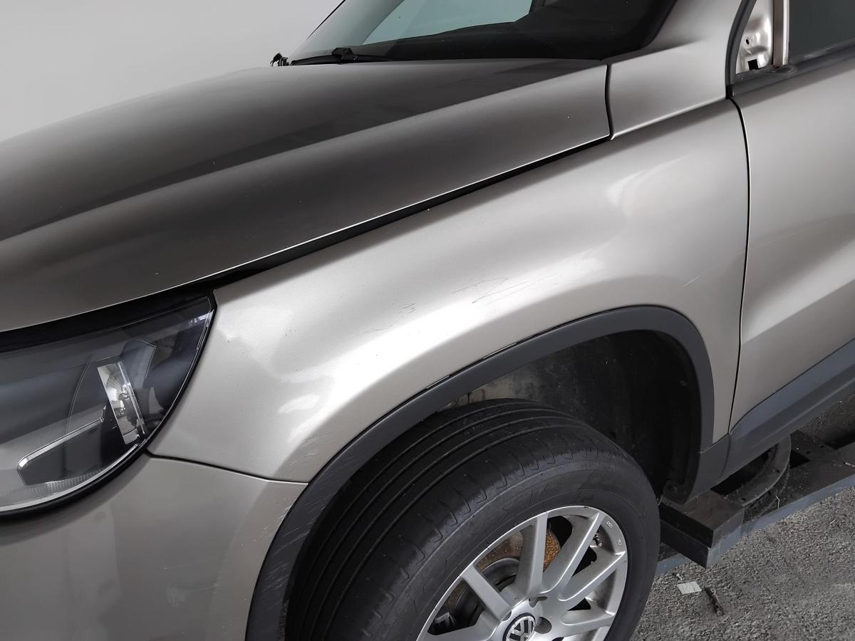 VW Tiguan 5N2 original Kotfl&uuml;gel vorn links titaniumbeigemetallic LA1X BJ2012