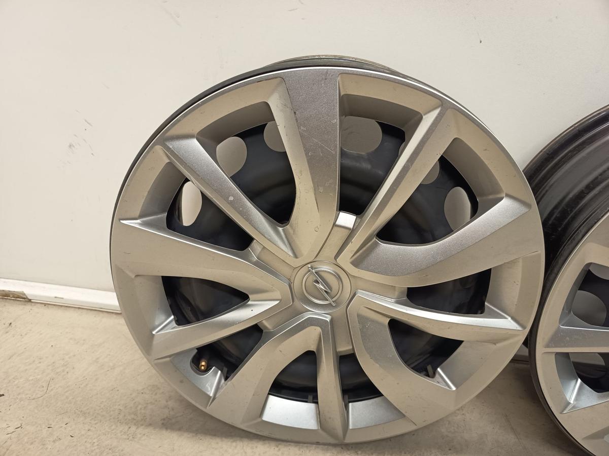 Opel Corsa F / Peugeot 208 Satz Stahlfelgen 6,5x15 ET32 mit Radzierblenden