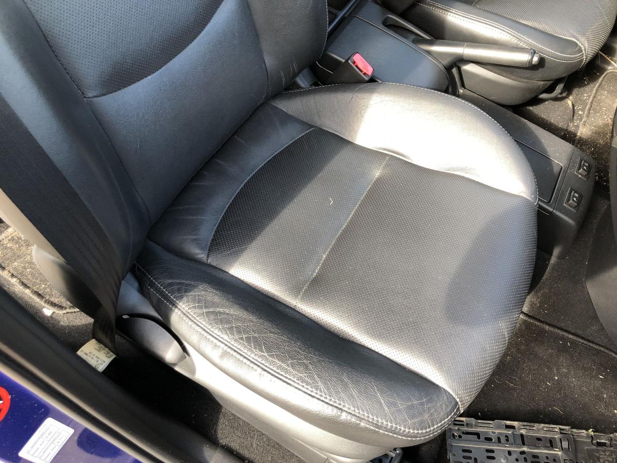 Mazda 5 CR ab 2008 Sitz vorn rechts Beifahrersitz Leder schwarz Heizung