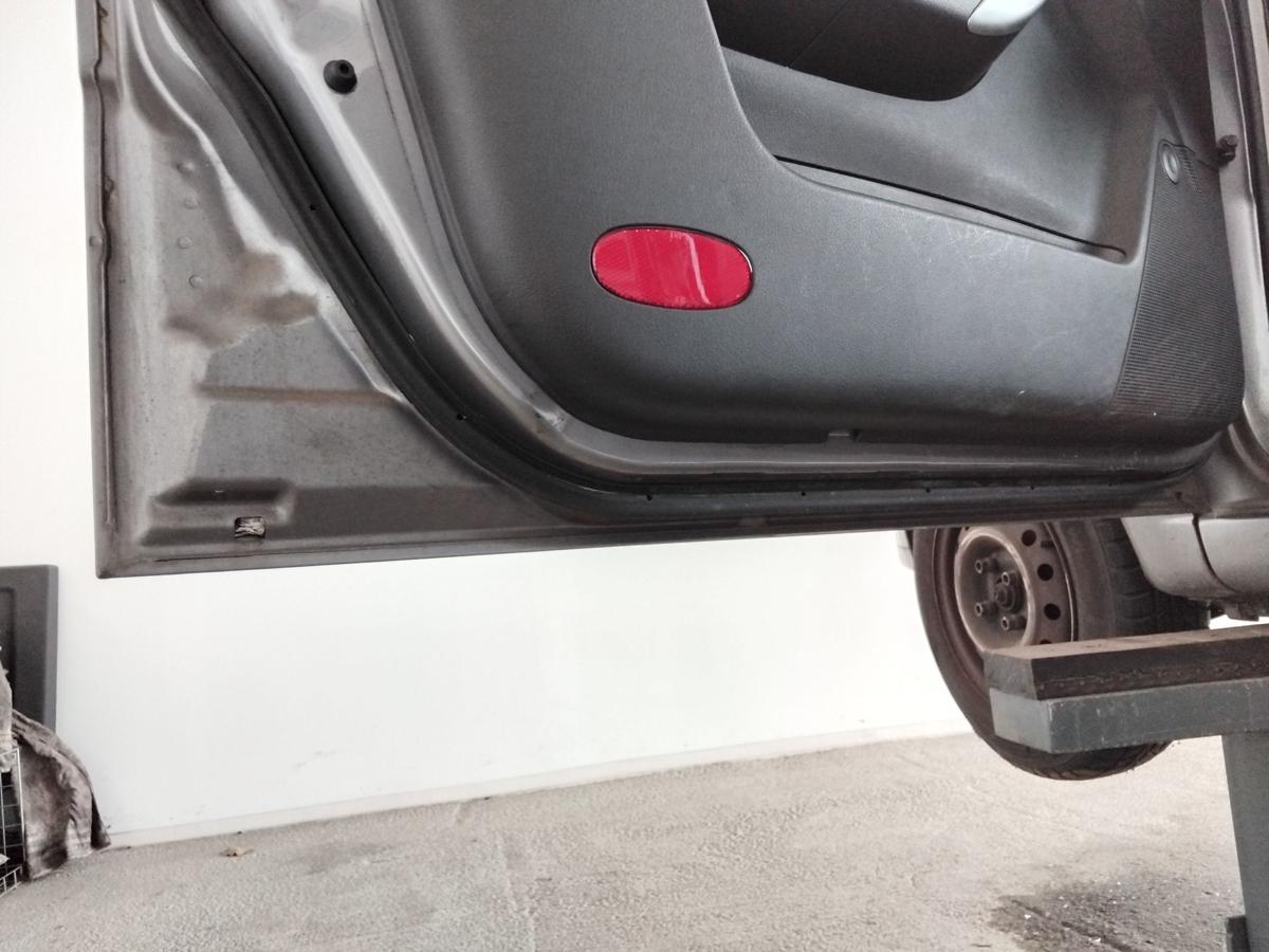 Chevrolet Aveo T250 Tür vorn links Fahrertür 04U urban gray 5-Türer BJ2008