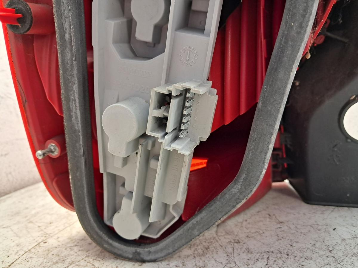 Renault Modus original R&uuml;ckleuchte Heckleuchte rechts mit ca.15cm Kabel Bj.2005