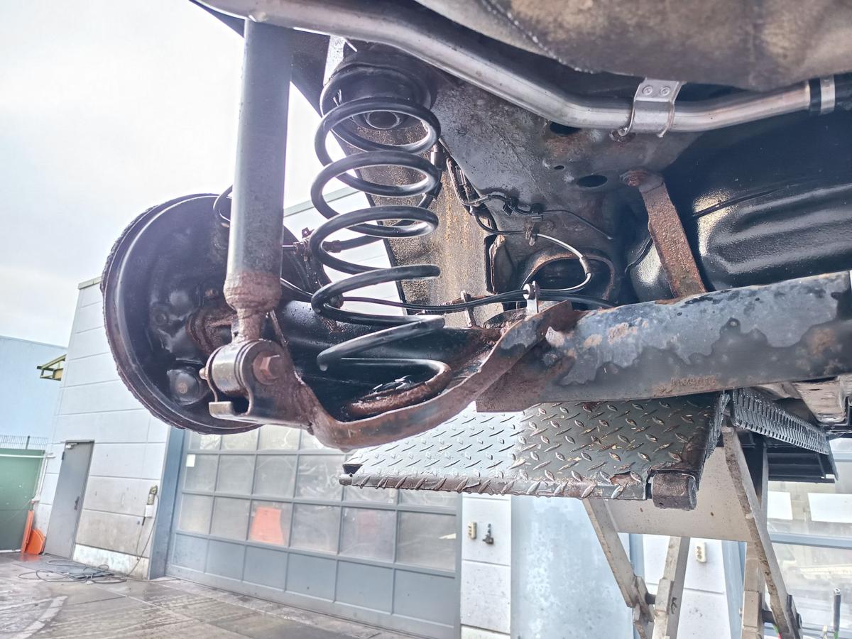 Ford Fiesta VII original Hinterachse trommelgebremst 4 Loch 72839km Bj 2012