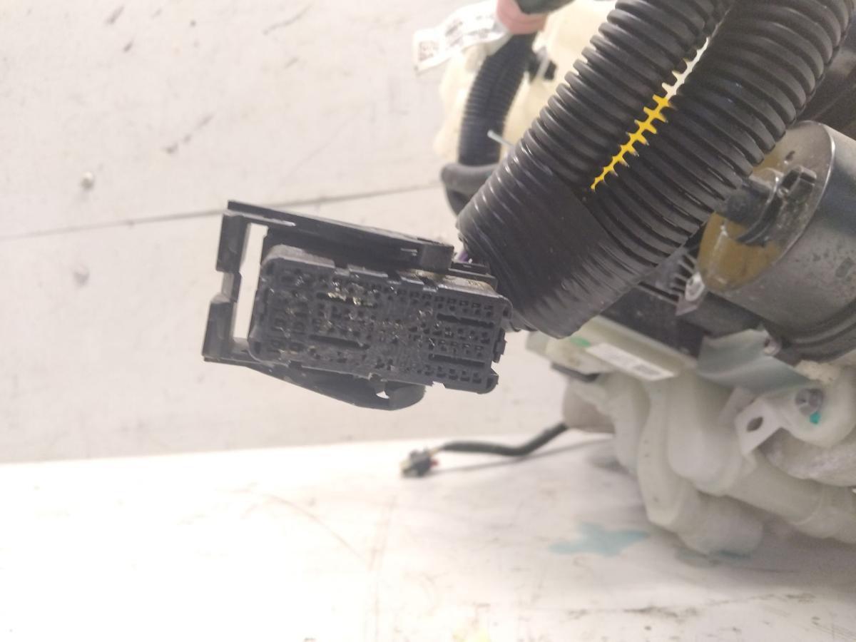 Tesla Model Y original Heizungseinheit Klimaeinheit Chiller BJ2023