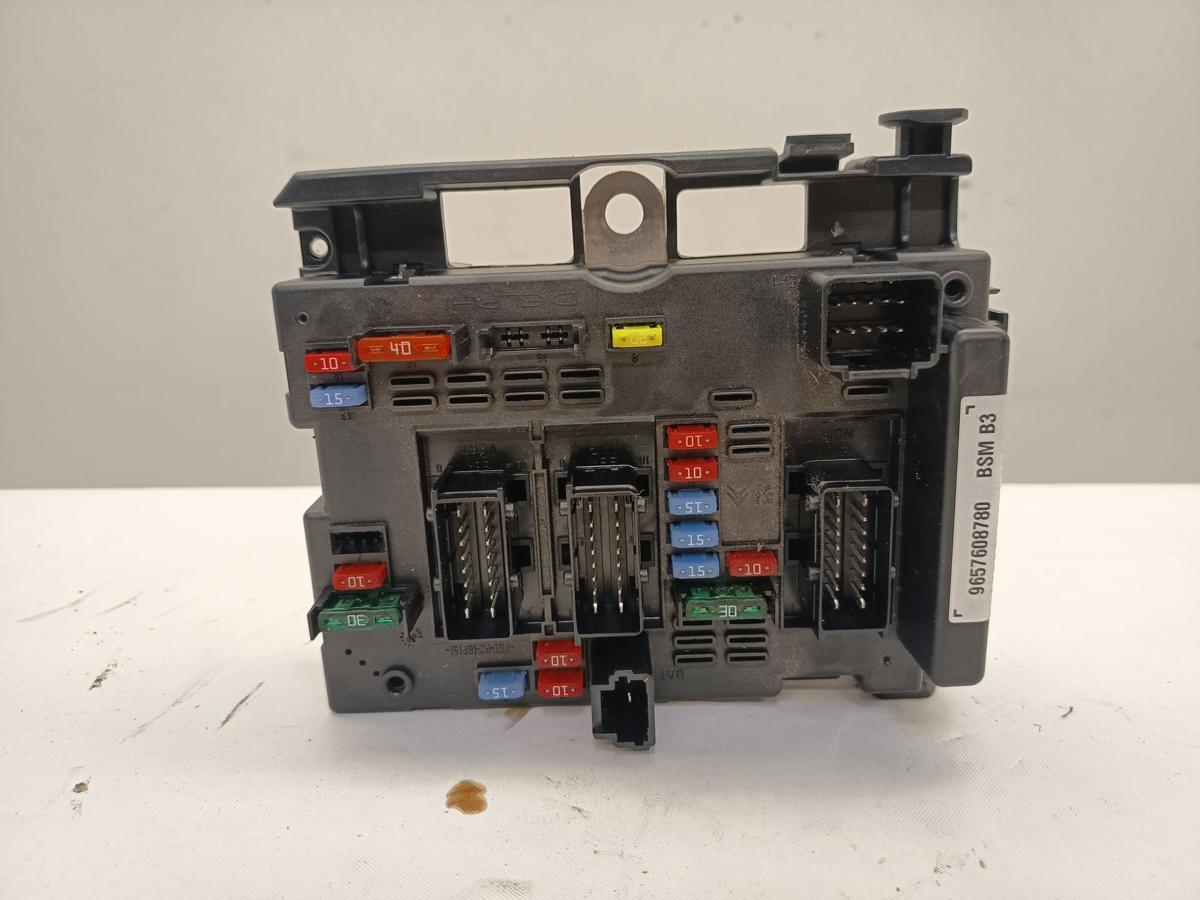 Peugeot 206+ orig Bordnetzsteuergerät Motorraum 9657608780 BSM B3 1.1 44kw HFX