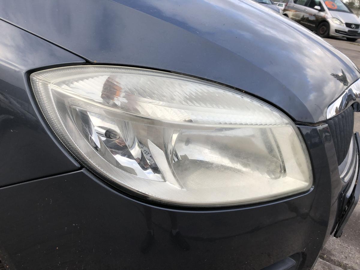 Skoda Fabia 5J Scheinwerfer rechts Hauptscheinwerfer Halogen H4 Tr&uuml;b bis 2010